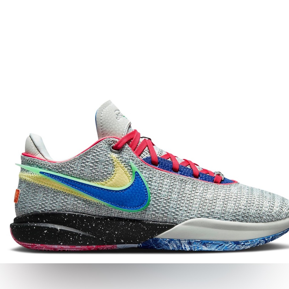 NWOT Nike LeBron 20 EP
